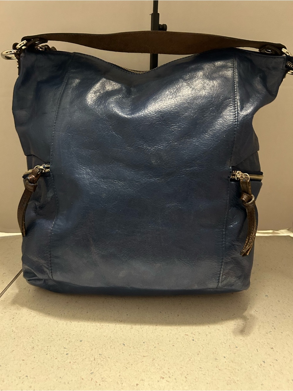 Tano Classic Navy Leather Shoulder Bag